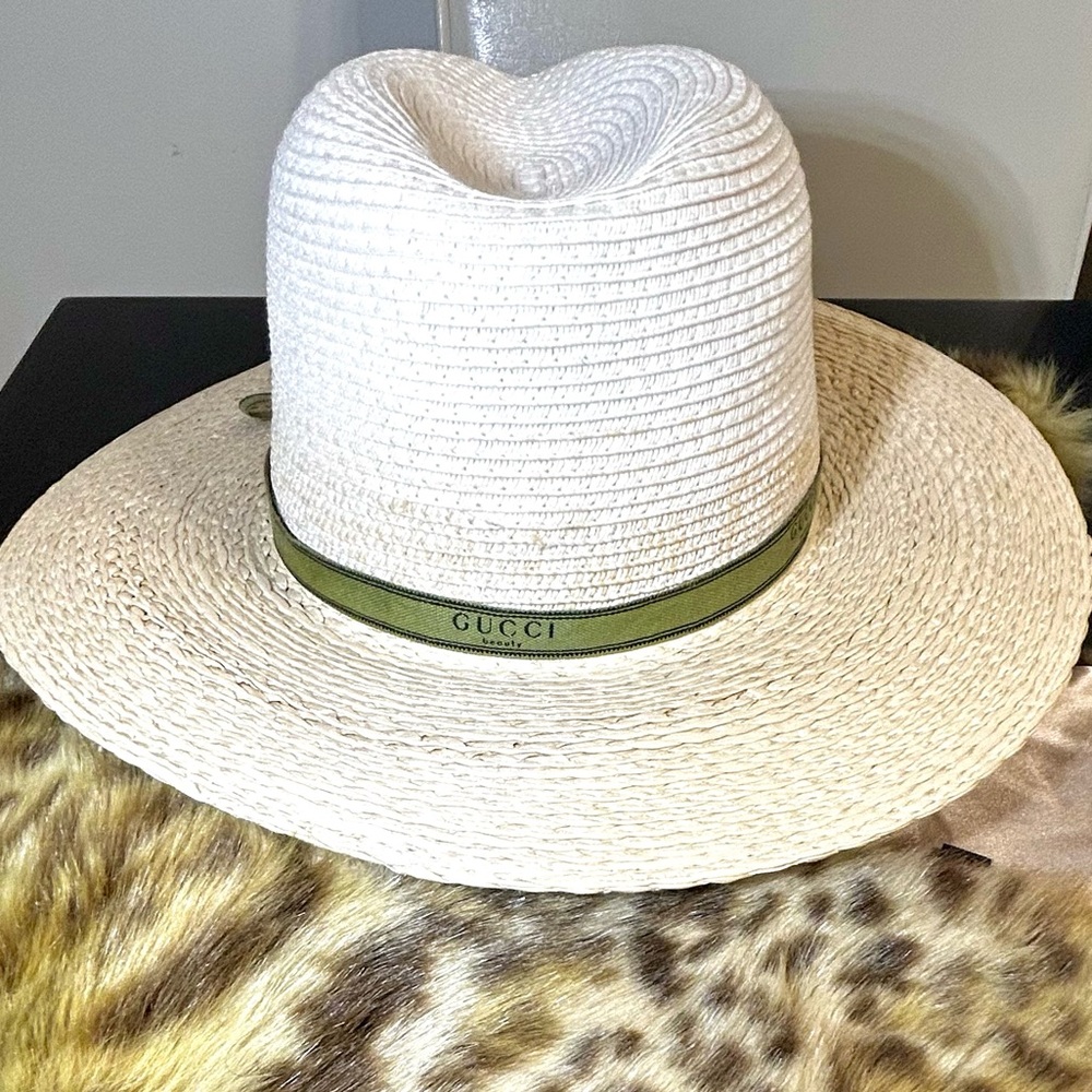 Cream Straw Hat with Green Authentic Beauty Gucci Ribbon